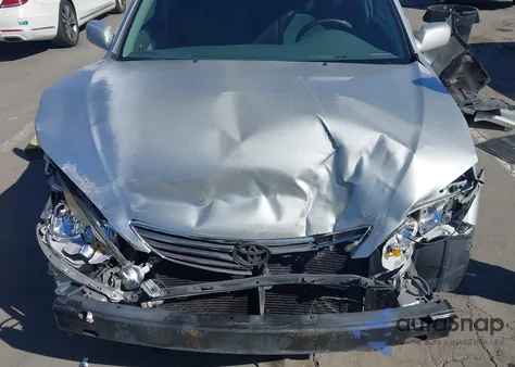 2005 Toyota Camry Le V6 from USA, damaged, VIN 4T1BF32K65U093884